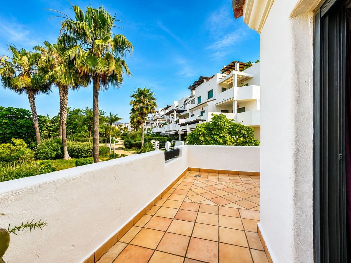 2 soveværelse Lejlighed til salg i New Golden Mile med swimmingpool - € 412.000 (Ref: 9971904)