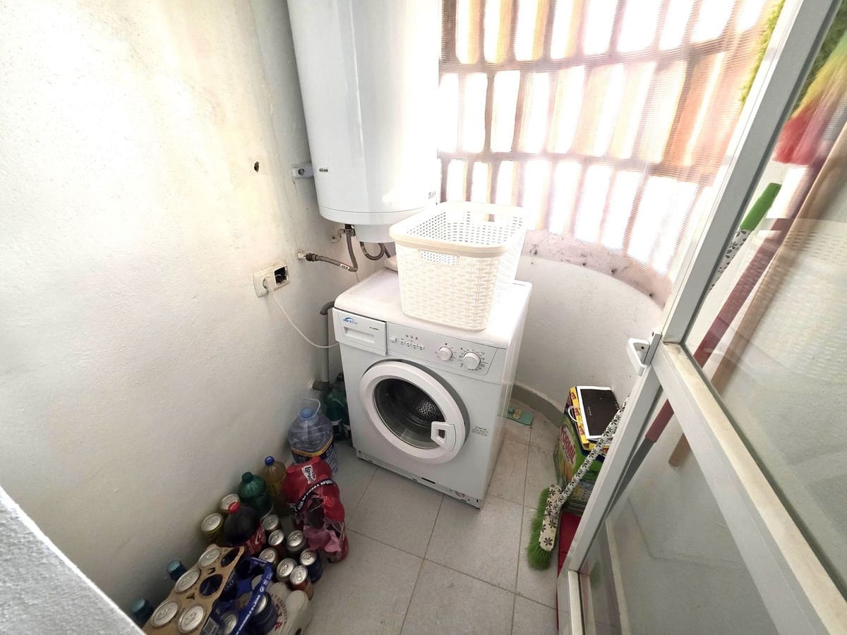2 bedroom Apartment for sale in Calahonda with pool - € 315,000 (Ref: 9971905)
