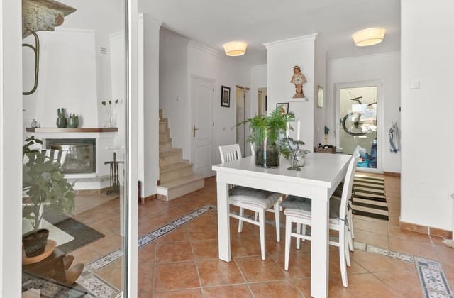 3 soveværelse Byhus til salg i Mijas med swimmingpool - € 395.000 (Ref: 9971907)