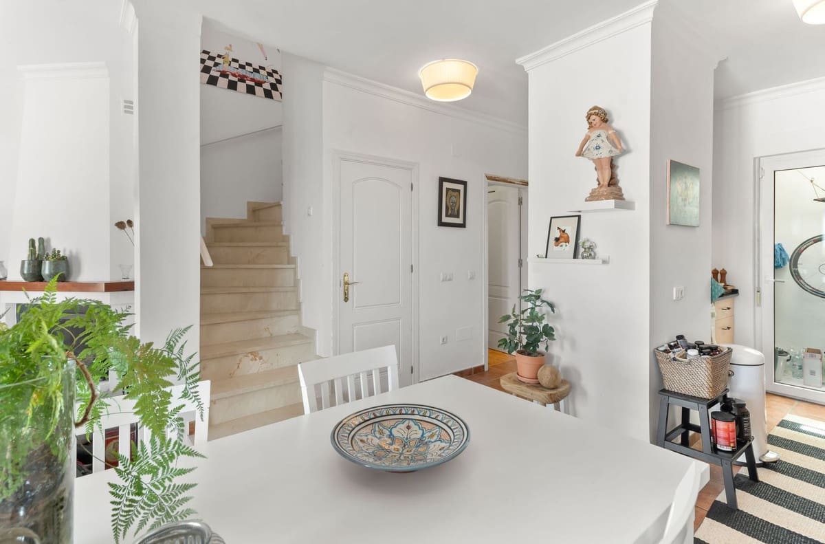 3 bedroom Townhouse for sale in Mijas with pool - € 395,000 (Ref: 9971907)