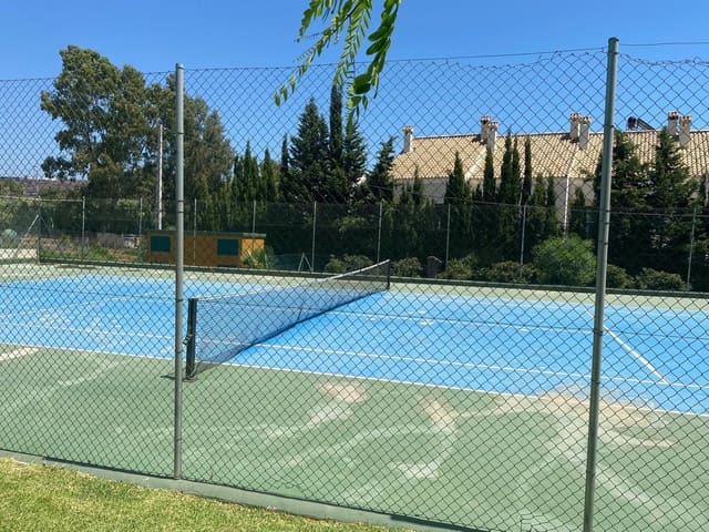 2 soverom Leilighet til salgs i Guadalobón, Estepona med svømmebasseng - € 320 000 (Ref: 9971909)