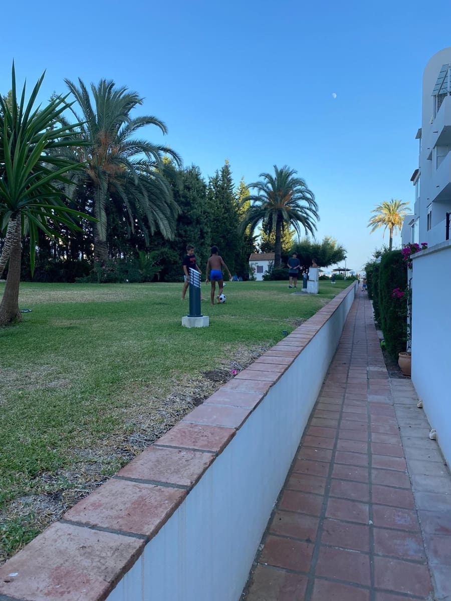 2 sypialnia Apartament na sprzedaż w Estepona z basenem - 320 000 € (Ref: 9971909)