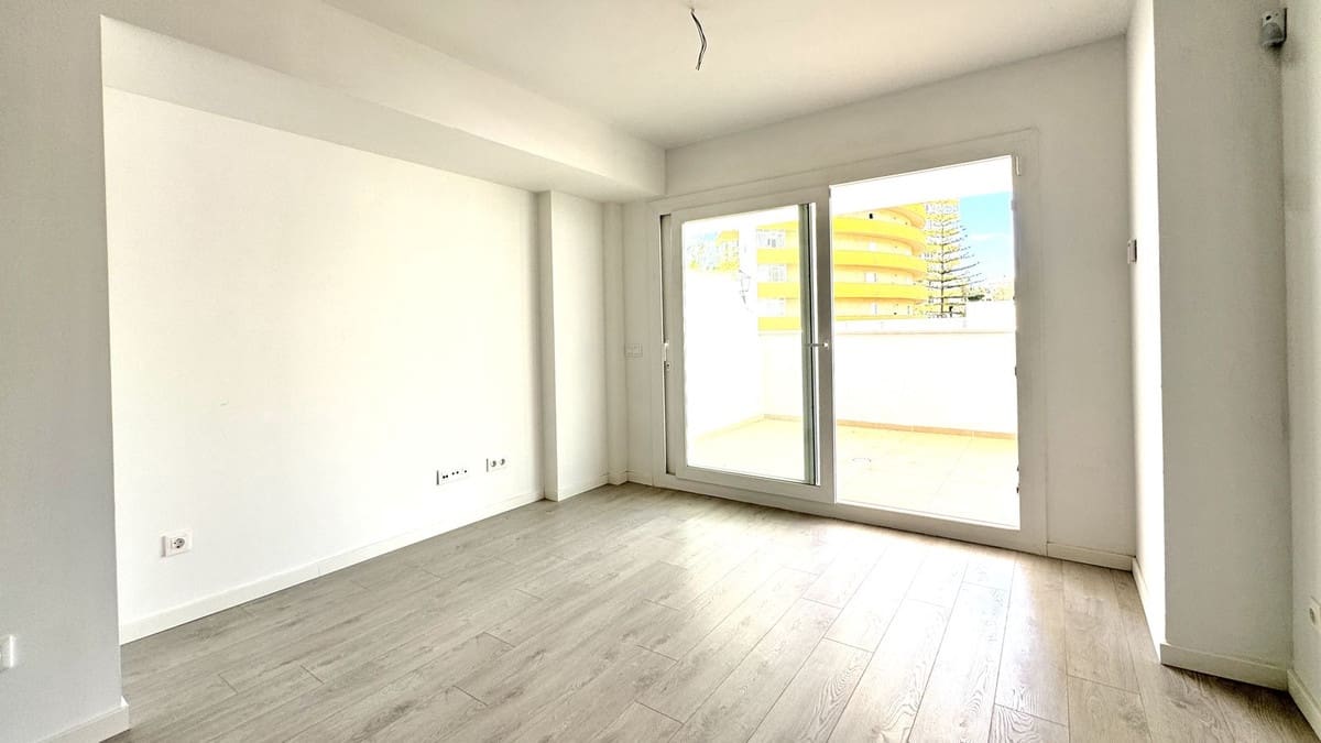 3 soveværelse Lejlighed til salg i Fuengirola med swimmingpool - € 380.000 (Ref: 9971916)