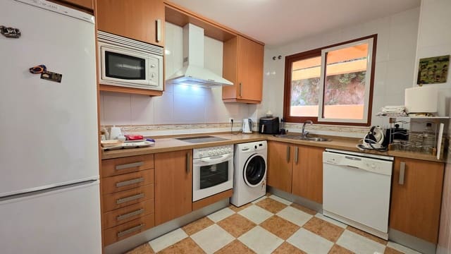 Apartamento de 2 habitaciones en Manilva en venta con piscina - 279.000 € (Ref: 9971921)