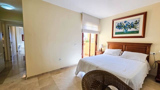 Apartamento de 2 habitaciones en Manilva en venta con piscina - 279.000 € (Ref: 9971921)