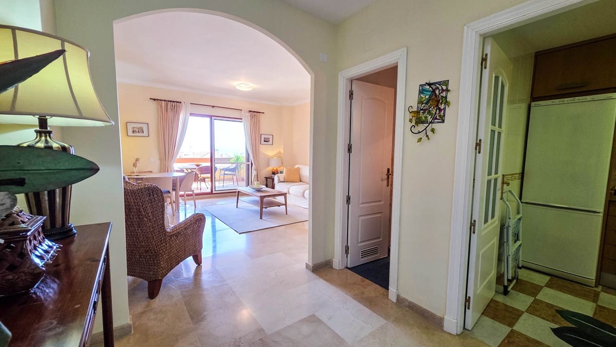2 makuuhuone Huoneisto myytävänä paikassa Manilva mukana uima-altaan - 279 000 € (Ref: 9971921)