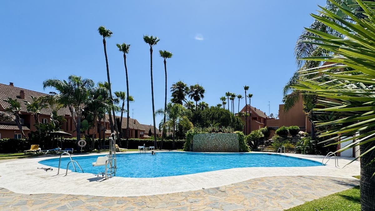 3 soveværelse Lejlighed til salg i Bahia de Casares med swimmingpool - € 399.000 (Ref: 9971922)