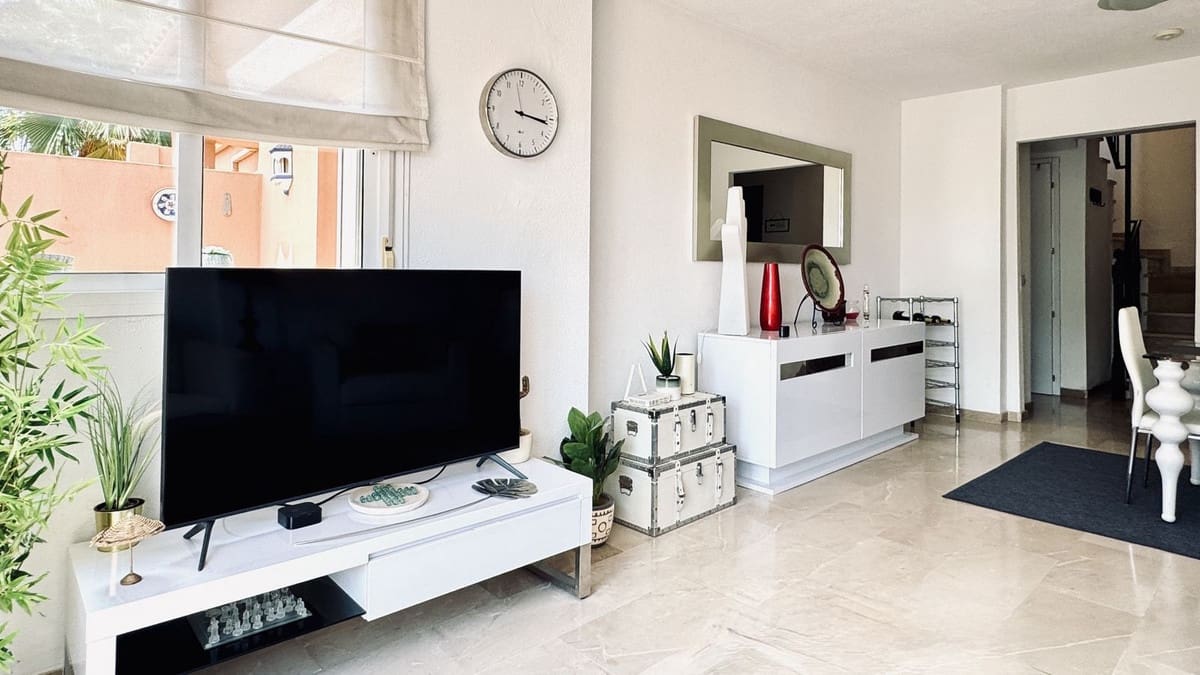 3 soveværelse Lejlighed til salg i Bahia de Casares med swimmingpool - € 399.000 (Ref: 9971922)