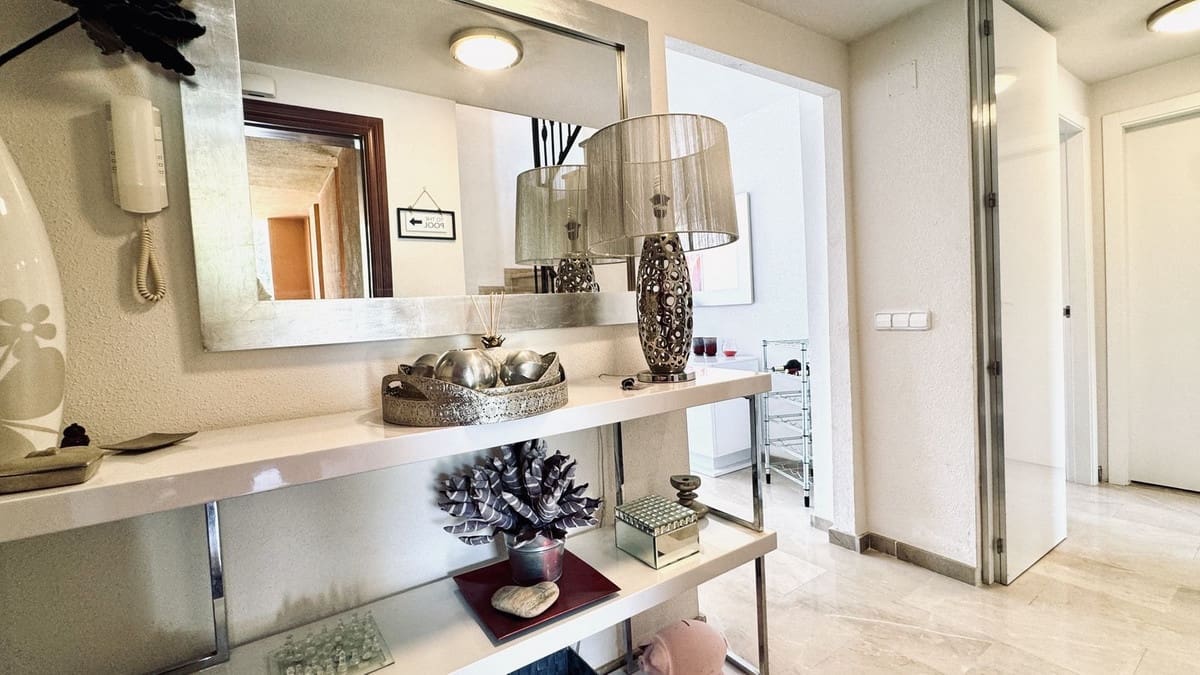 3 soveværelse Lejlighed til salg i Bahia de Casares med swimmingpool - € 399.000 (Ref: 9971922)