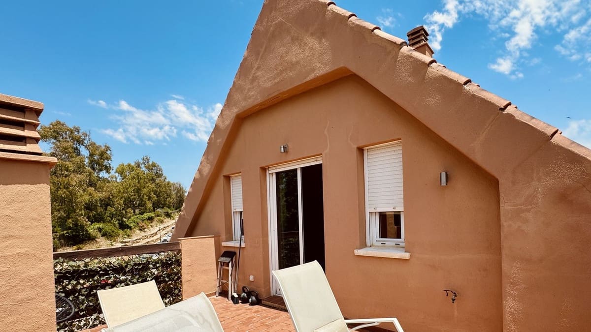 3 soveværelse Lejlighed til salg i Bahia de Casares med swimmingpool - € 399.000 (Ref: 9971922)