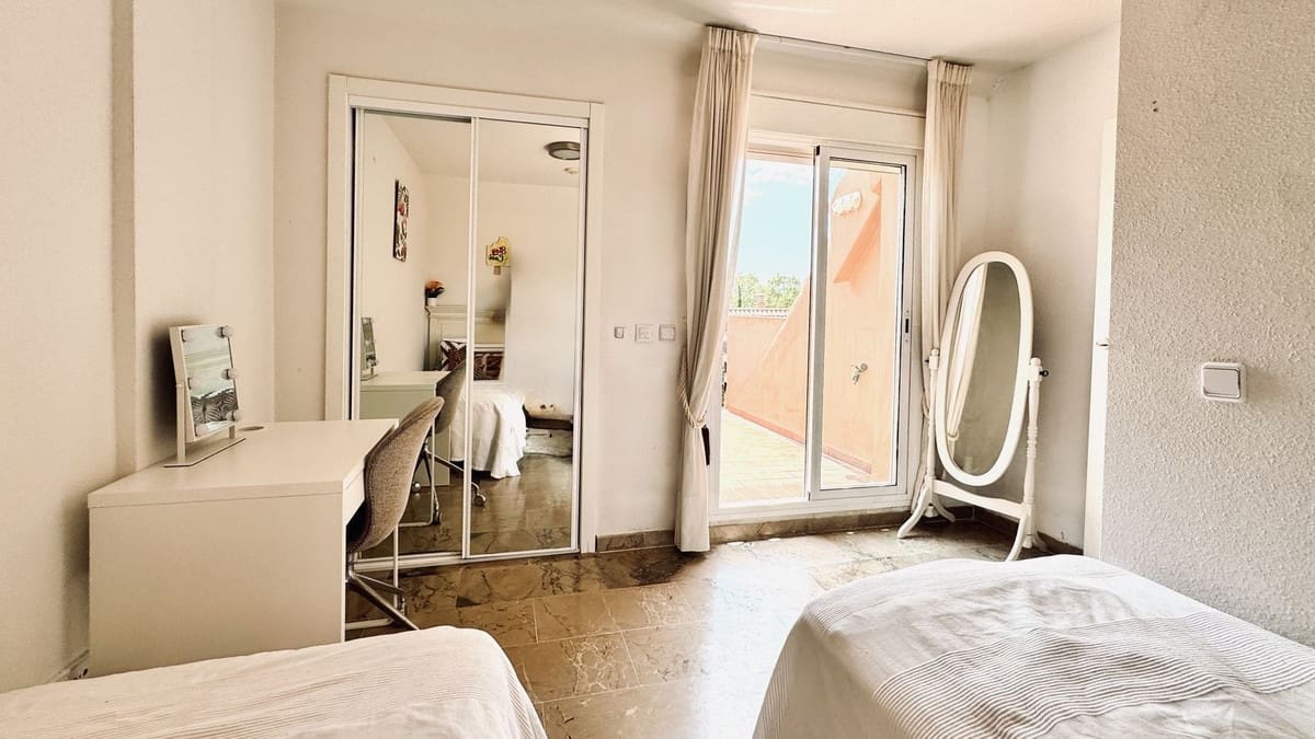 3 soveværelse Lejlighed til salg i Bahia de Casares med swimmingpool - € 399.000 (Ref: 9971922)