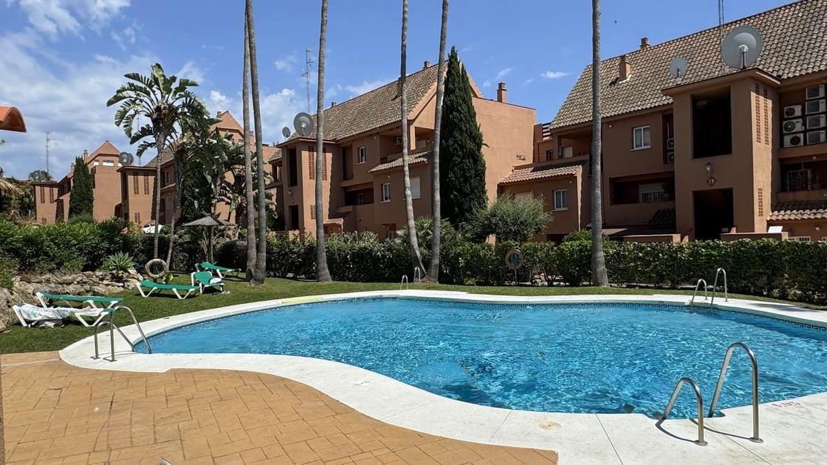 3 soveværelse Lejlighed til salg i Bahia de Casares med swimmingpool - € 399.000 (Ref: 9971922)