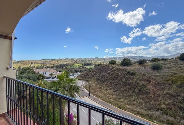 Apartamento de 2 habitaciones en La Cala Hills, Mijas en venta con piscina garaje - 325.000 € (Ref: 9971924)