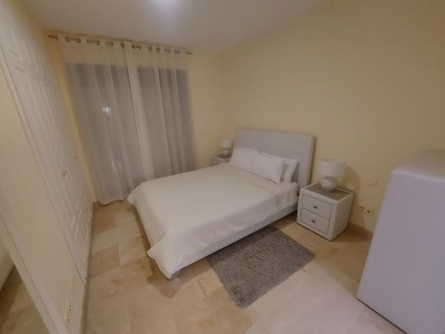 Apartamento de 2 habitaciones en La Duquesa / Puerto de la Duquesa, Manilva en venta con piscina garaje - 260.000 € (Ref: 9971926)
