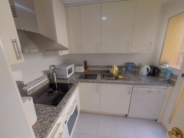 Apartamento de 2 habitaciones en La Duquesa / Puerto de la Duquesa, Manilva en venta con piscina garaje - 260.000 € (Ref: 9971926)
