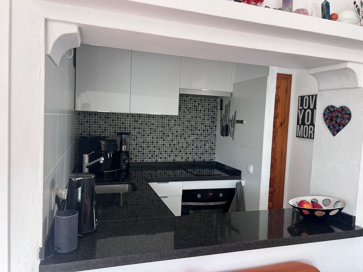 Estudio en Benahavís en venta con piscina - 239.000 € (Ref: 9971927)
