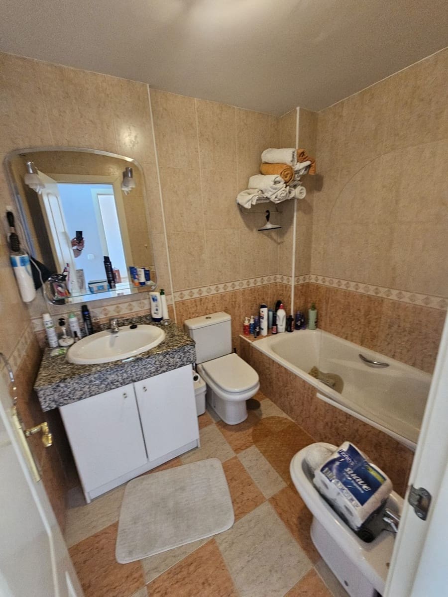 2 bedroom Apartment for sale in Riviera del Sol with pool - € 280,000 (Ref: 9971928)