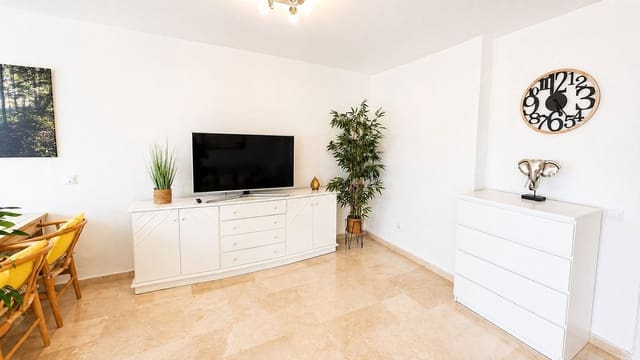Apartamento de 2 habitaciones en Atalaya-Isdabe, Estepona en venta con piscina - 329.000 € (Ref: 9971933)