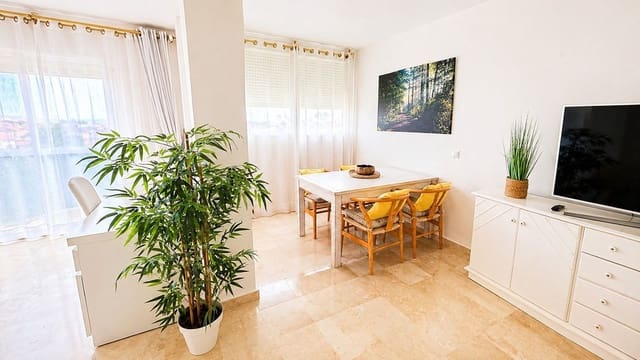 Apartamento de 2 habitaciones en Atalaya-Isdabe, Estepona en venta con piscina - 329.000 € (Ref: 9971933)