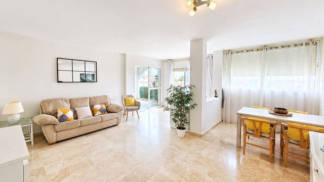 Apartamento de 2 habitaciones en Atalaya-Isdabe, Estepona en venta con piscina - 329.000 € (Ref: 9971933)