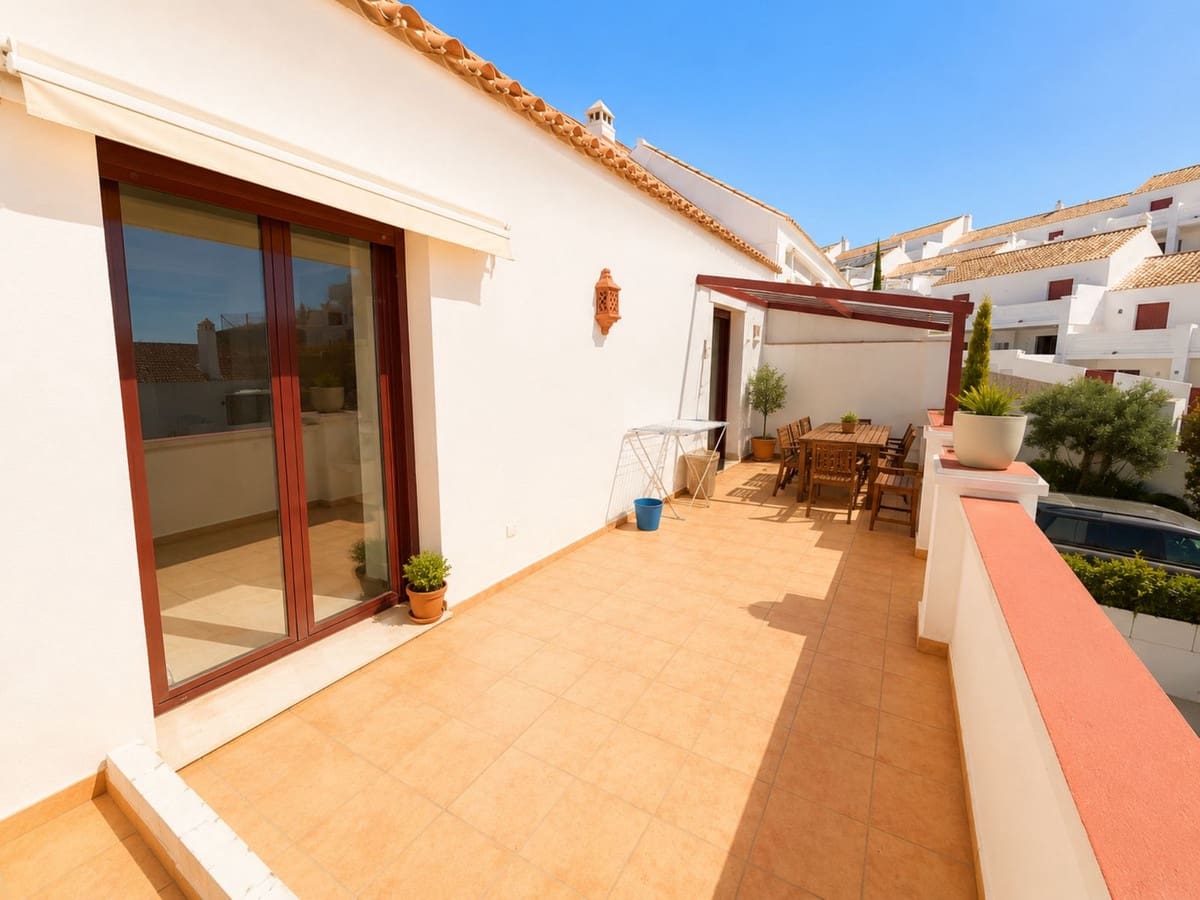 Pareado de 3 habitaciones en Bahia de Casares en venta - 380.000 € (Ref: 9971938)