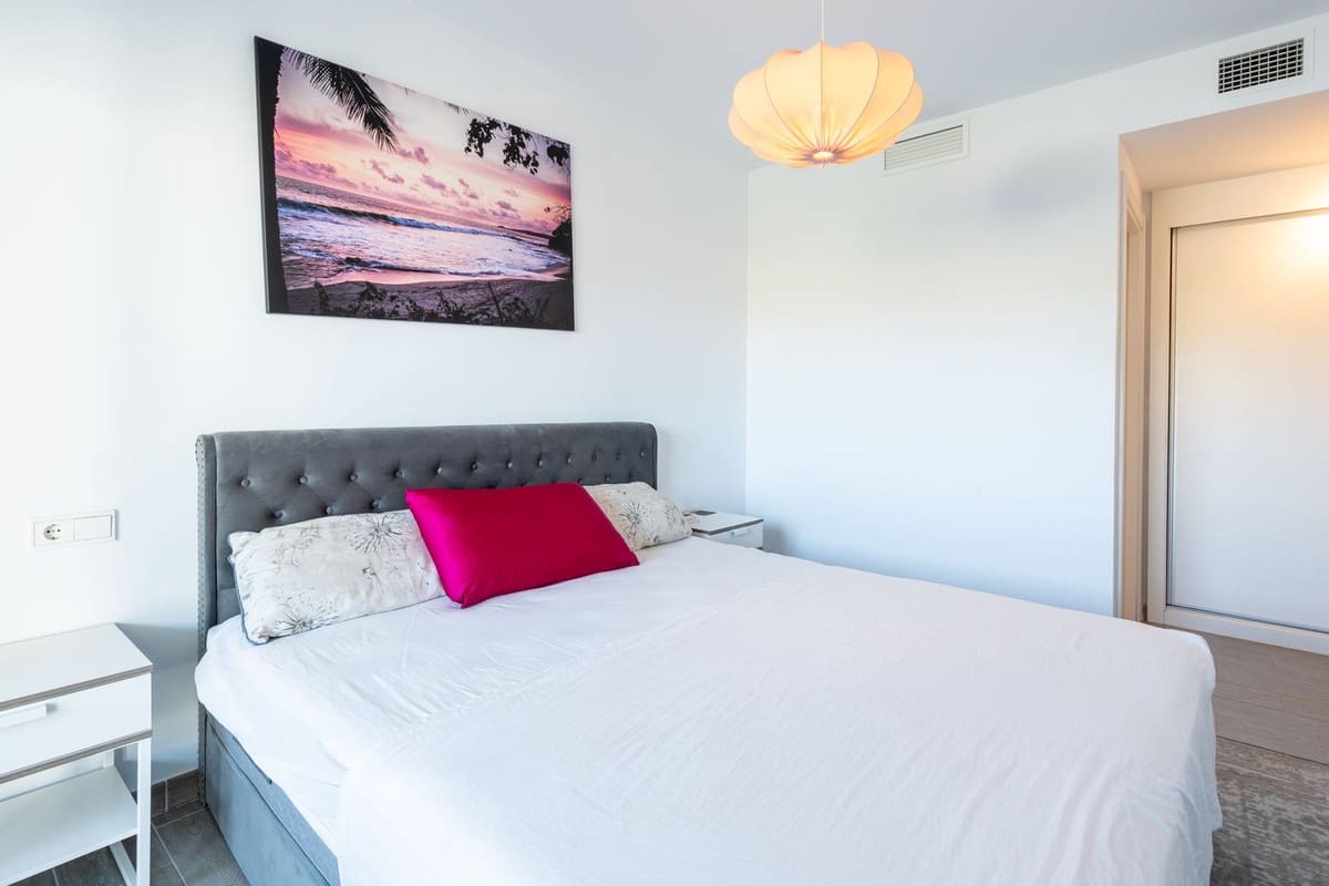 2 soveværelse Lejlighed til salg i La Cala de Mijas med swimmingpool - € 345.000 (Ref: 9971942)