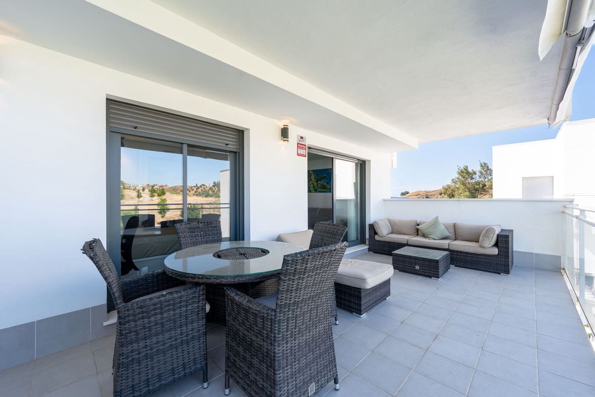 2 soveværelse Lejlighed til salg i La Cala de Mijas med swimmingpool - € 345.000 (Ref: 9971942)