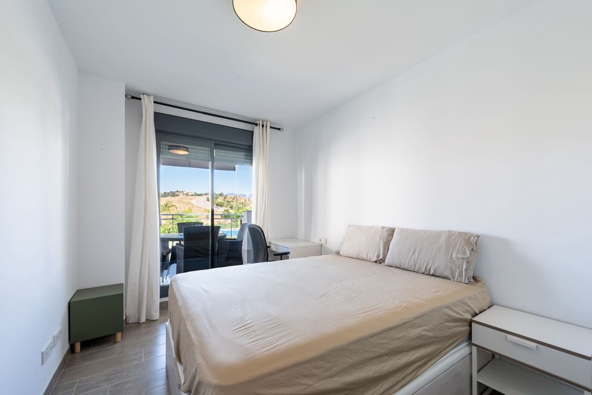 2 soveværelse Lejlighed til salg i La Cala de Mijas med swimmingpool - € 345.000 (Ref: 9971942)
