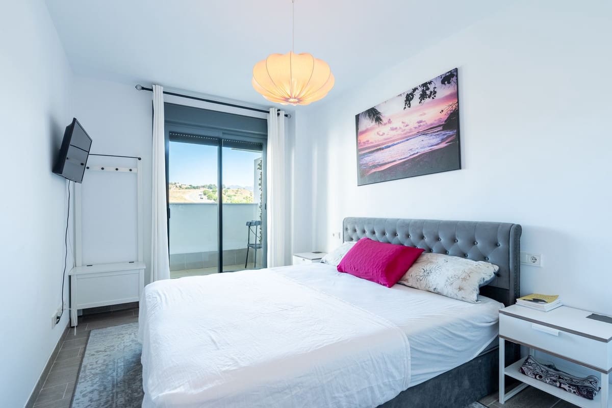 2 soveværelse Lejlighed til salg i La Cala de Mijas med swimmingpool - € 345.000 (Ref: 9971942)