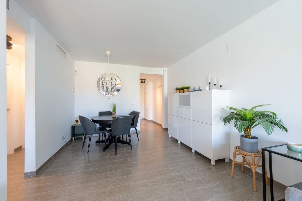 2 soveværelse Lejlighed til salg i La Cala de Mijas med swimmingpool - € 345.000 (Ref: 9971942)