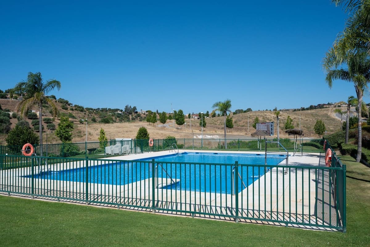 2 soveværelse Lejlighed til salg i La Cala de Mijas med swimmingpool - € 345.000 (Ref: 9971942)