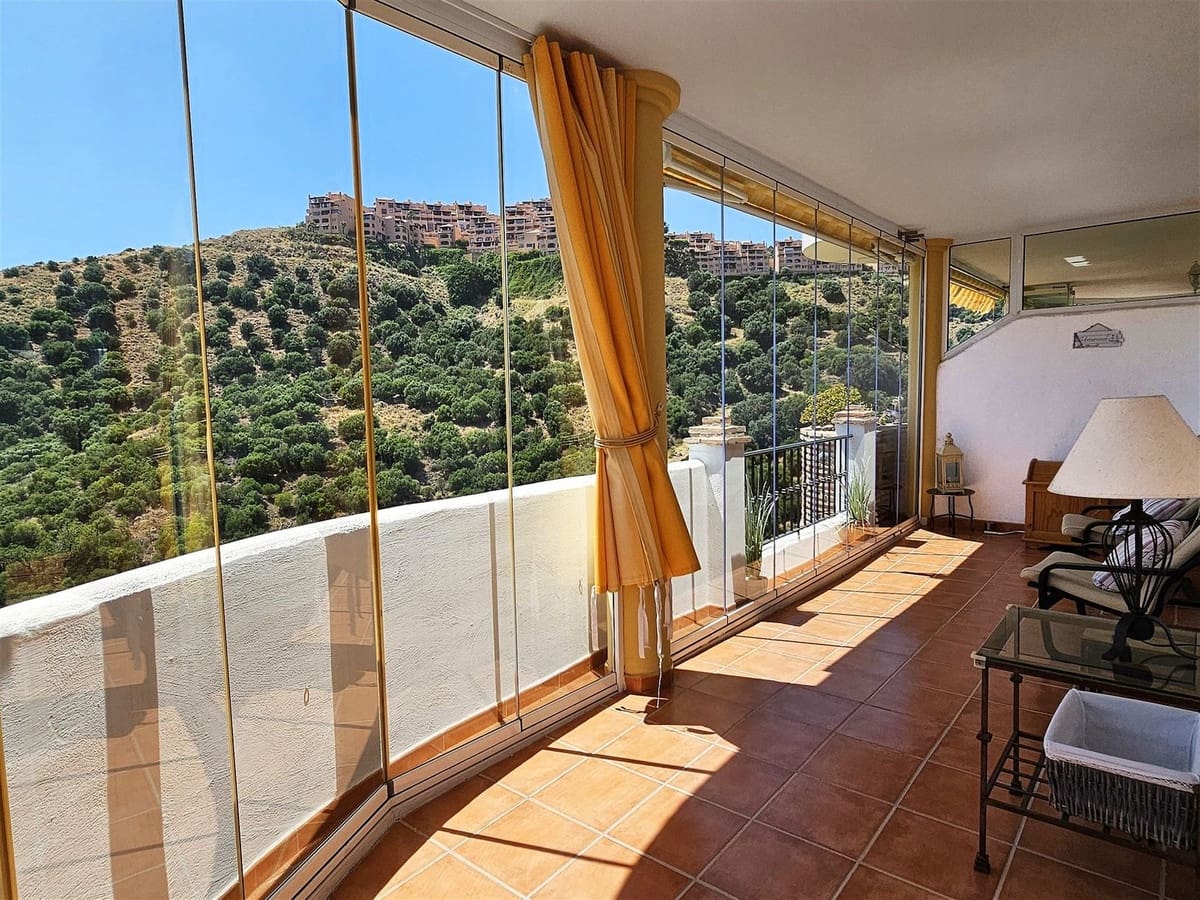 3 bedroom Apartment for sale in Calahonda with pool - € 340,000 (Ref: 9971943)