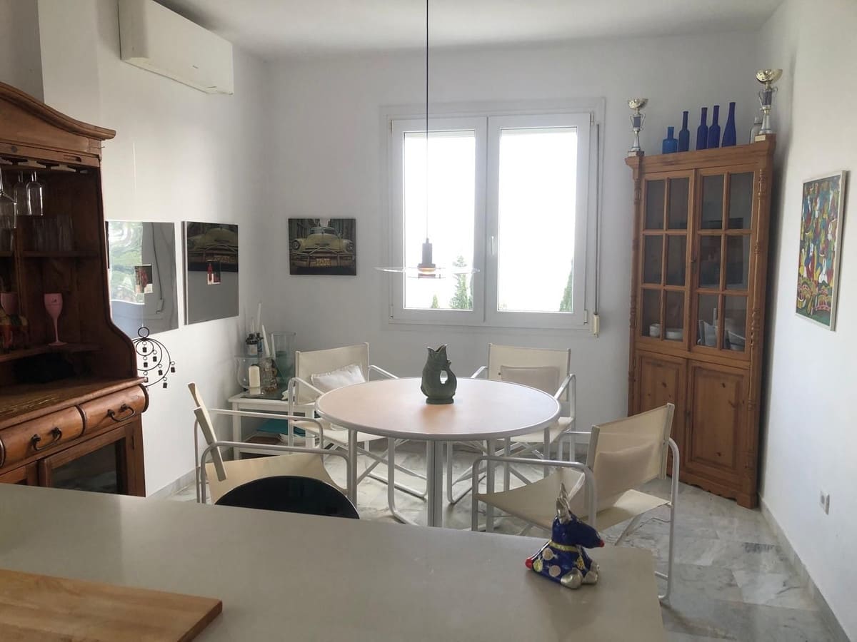 2 soverom Leilighet til salgs i La Mairena med svømmebasseng - € 328 000 (Ref: 9971949)