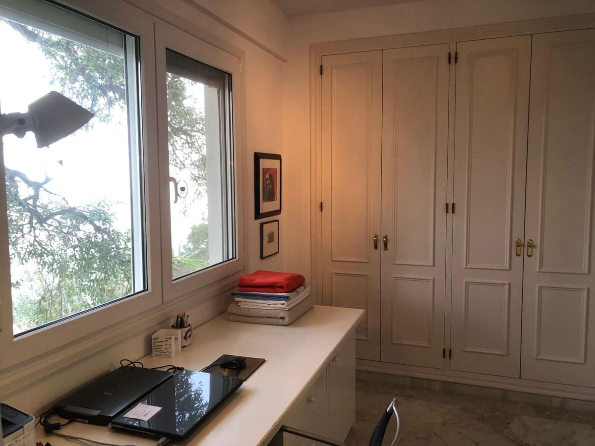 2 soverom Leilighet til salgs i La Mairena med svømmebasseng - € 328 000 (Ref: 9971949)