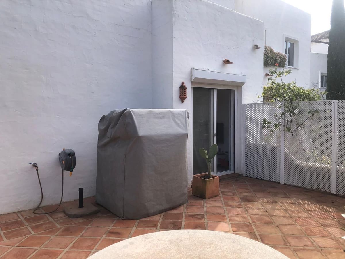 2 soverom Leilighet til salgs i La Mairena med svømmebasseng - € 328 000 (Ref: 9971949)