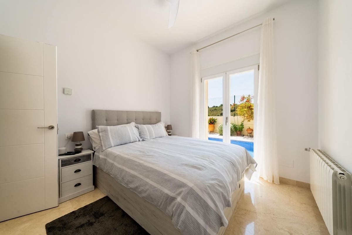 3 bedroom Villa for sale in Coin with pool - € 479,950 (Ref: 9971950)