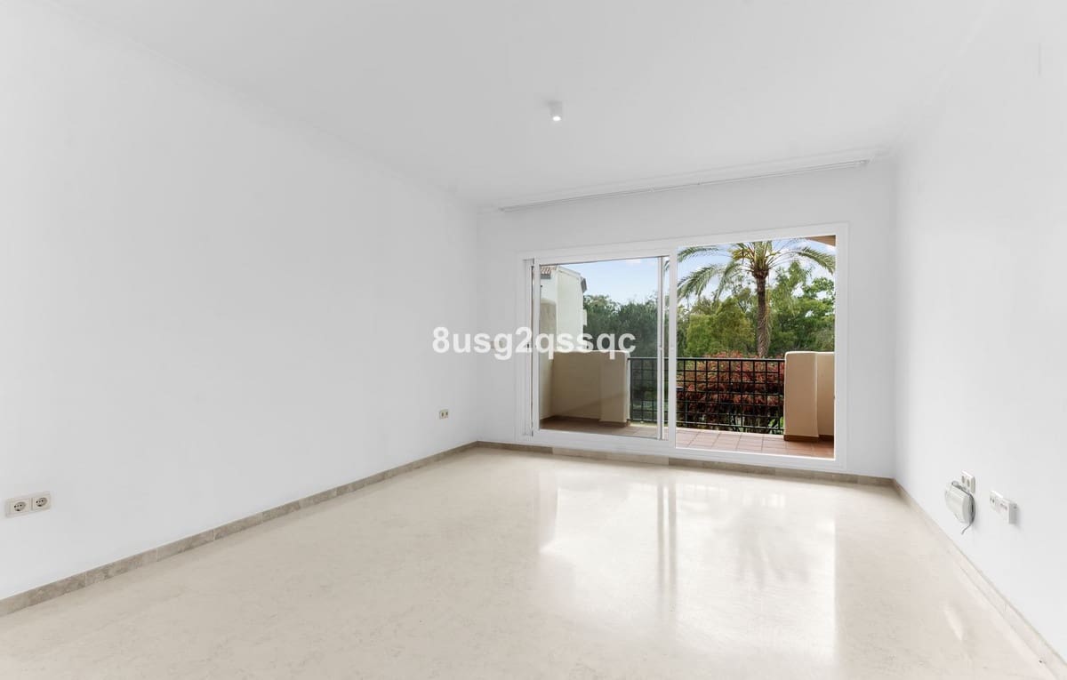 3 bedroom Apartment for sale in Elviria with pool garage - € 399,000 (Ref: 9971951)