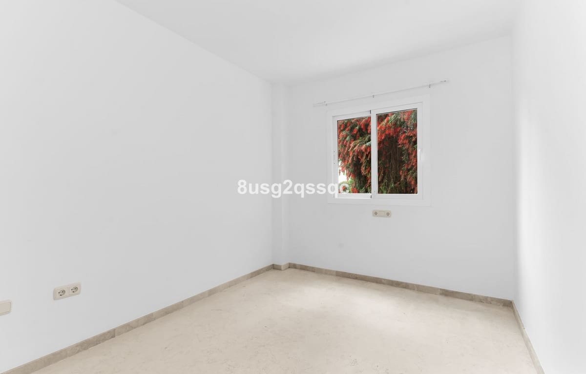 3 bedroom Apartment for sale in Elviria with pool garage - € 399,000 (Ref: 9971951)