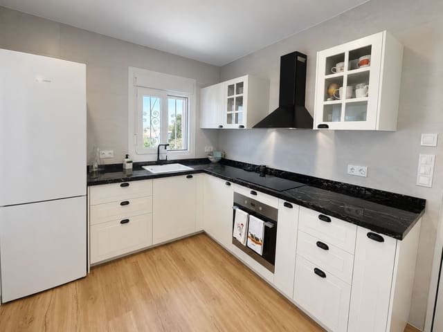 1 soverom Leilighet til salgs i Nueva Andalucia, Marbella - € 209 000 (Ref: 9971953)