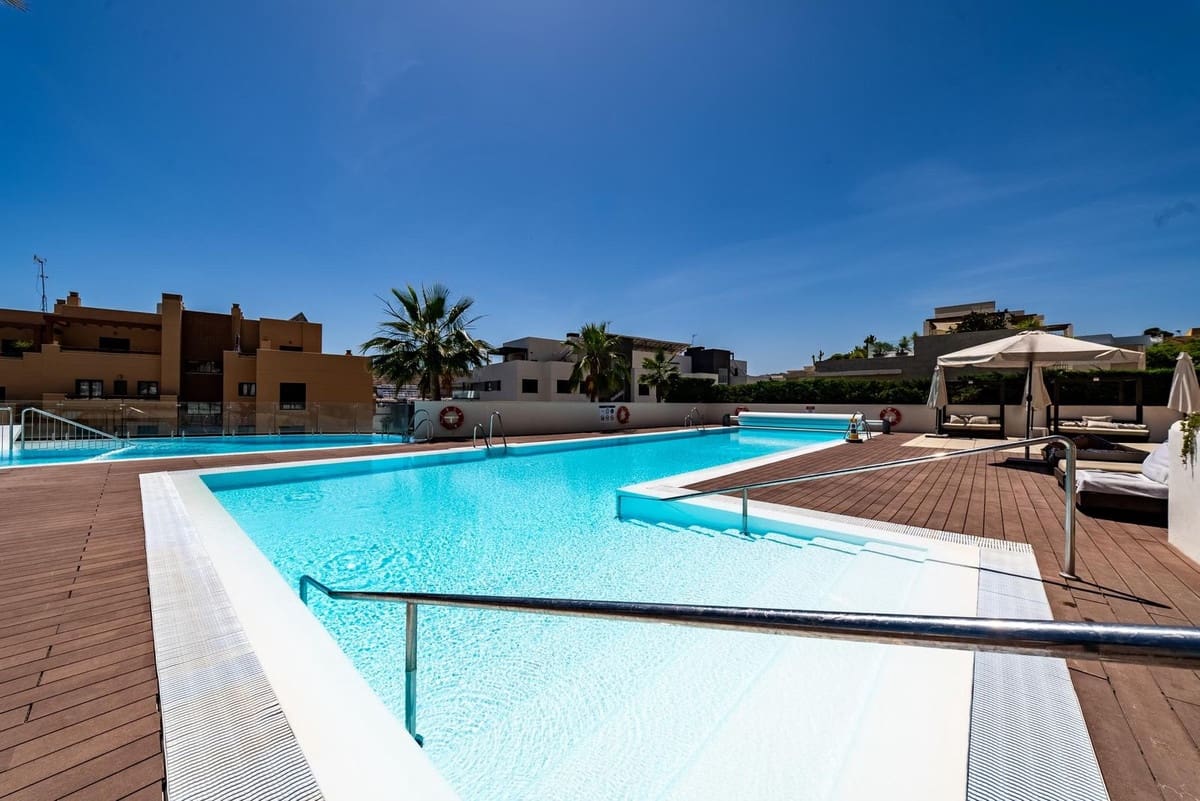 4 bedroom Townhouse for sale in La Cala de Mijas with pool garage - € 925,000 (Ref: 9971956)
