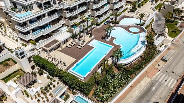 Casa de 4 habitaciones en La Cala de Mijas, Mijas en venta con piscina garaje - 925.000 € (Ref: 9971956)