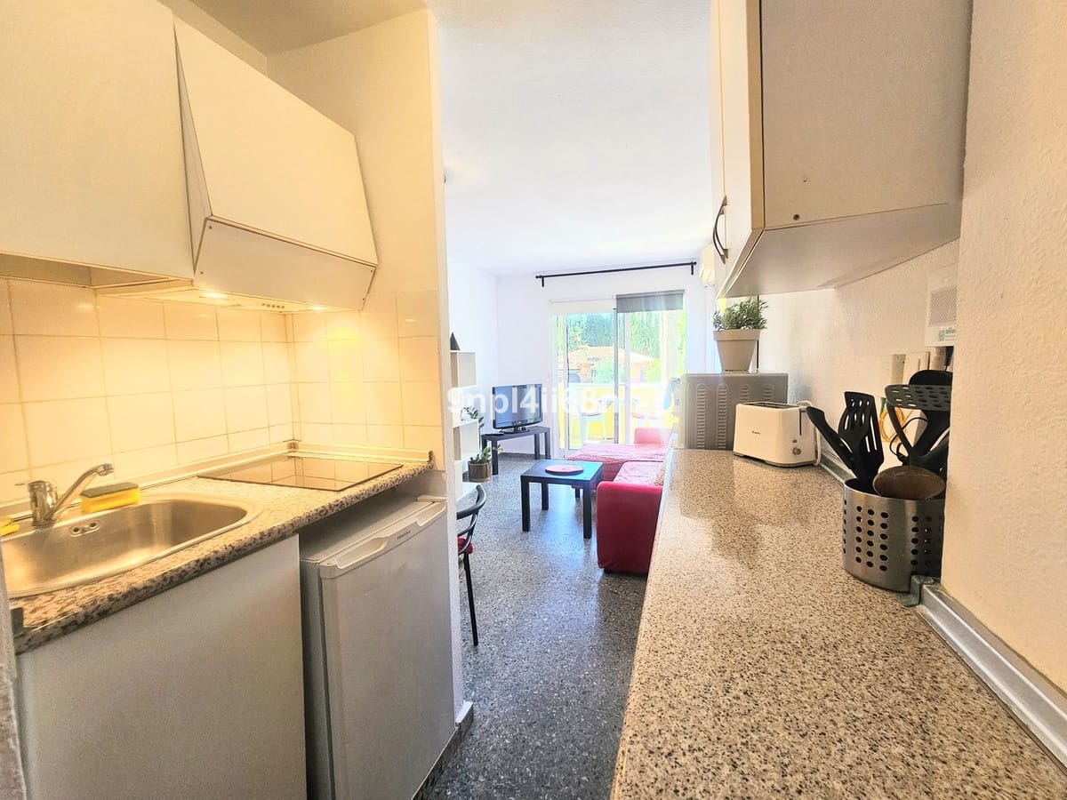 1 sovrum Lägenhet till salu i Artola med pool - 242 500 € (Ref: 9971957)
