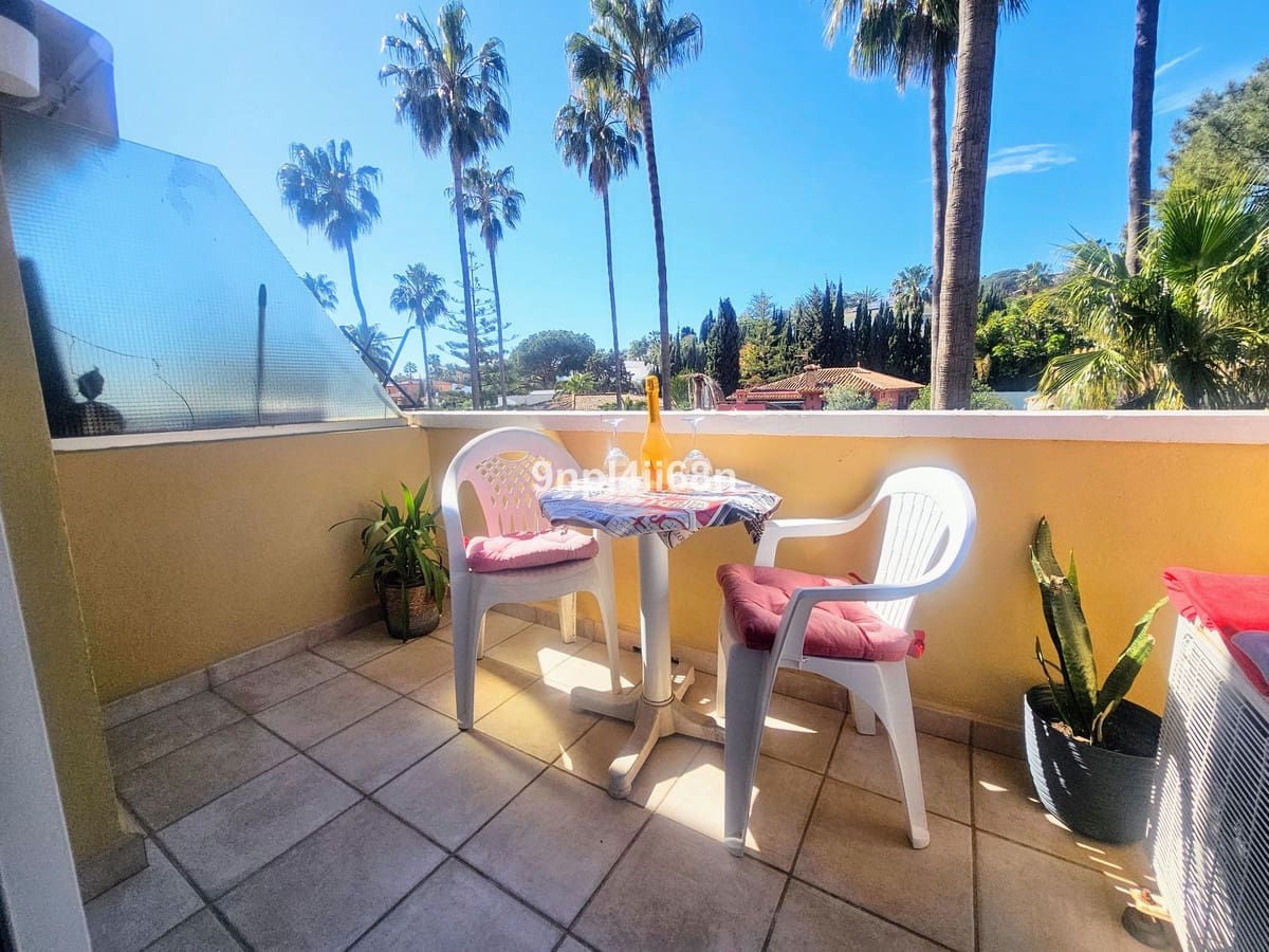 1 sovrum Lägenhet till salu i Artola med pool - 242 500 € (Ref: 9971957)