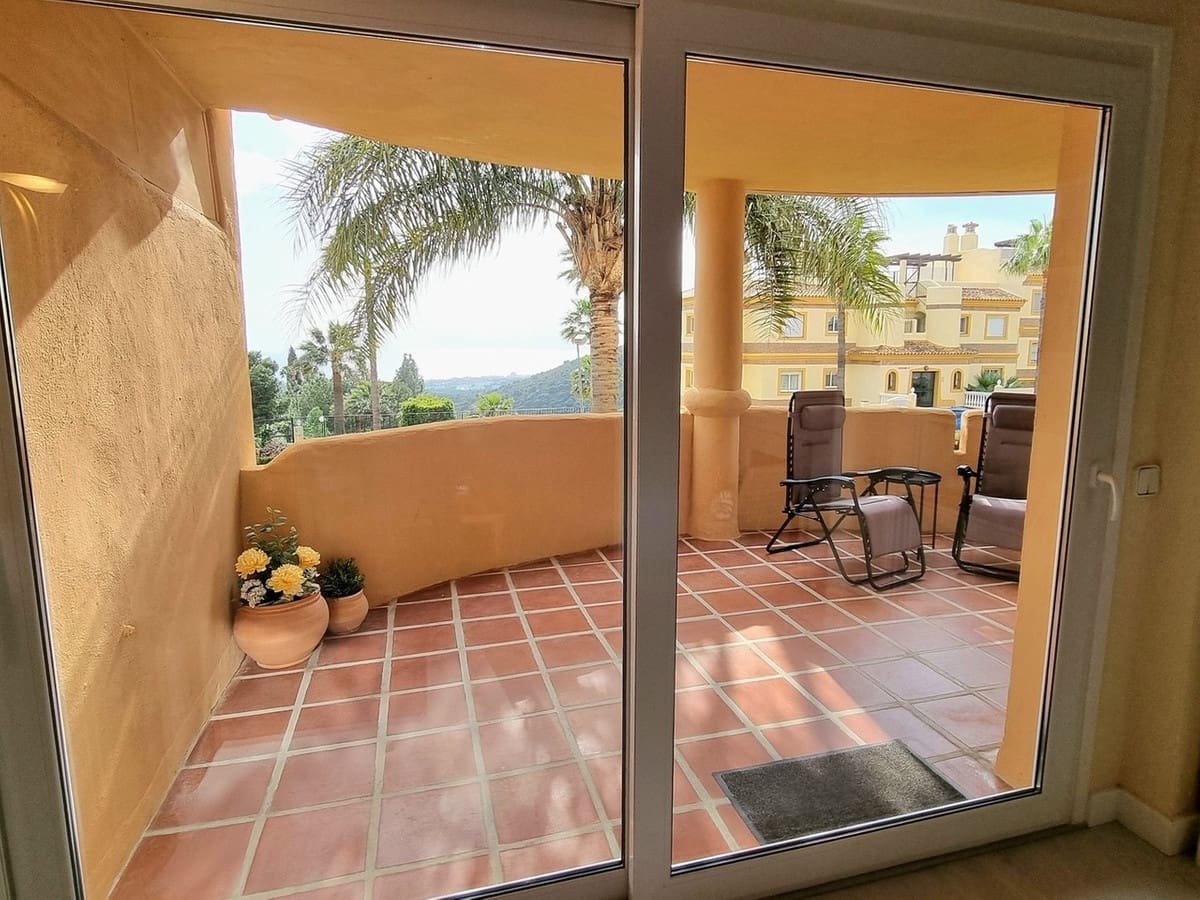 2 bedroom Apartment for sale in Calahonda with pool - € 330,000 (Ref: 9971958)