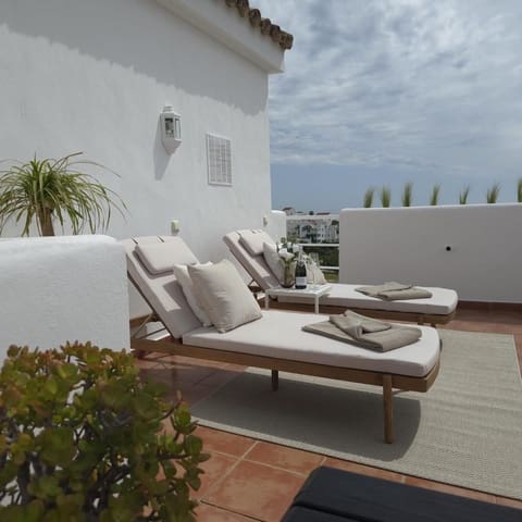2 sovrum Lägenhet till salu i Estepona med pool garage - 368 000 € (Ref: 9971962)