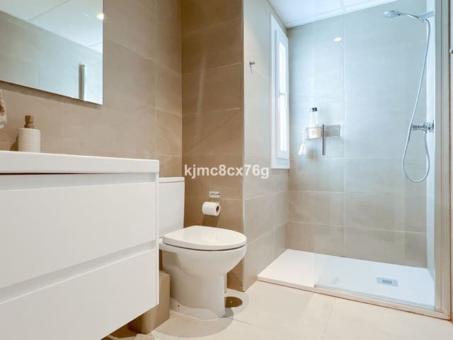 Apartamento de 3 habitaciones en Torreblanca, Fuengirola en venta con piscina - 395.000 € (Ref: 9971964)