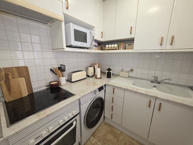 Apartamento de 2 habitaciones en Zona Puerto Deportivo, Fuengirola en venta - 299.000 € (Ref: 9971966)