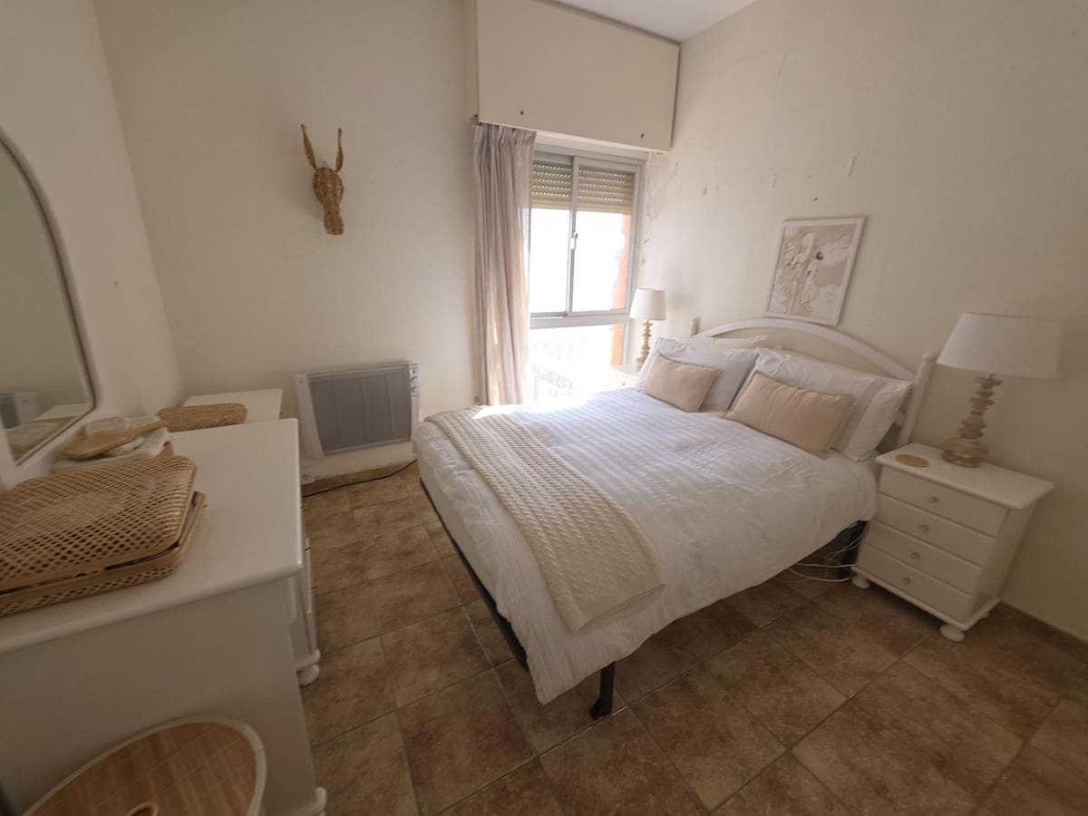 Apartamento de 2 habitaciones en Fuengirola en venta - 299.000 € (Ref: 9971966)