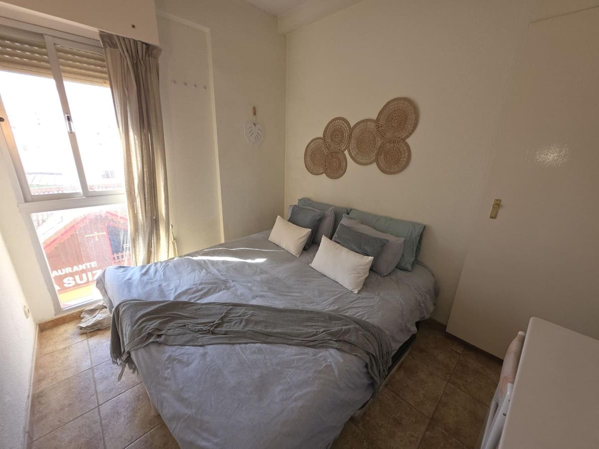 Apartamento de 2 habitaciones en Fuengirola en venta - 299.000 € (Ref: 9971966)