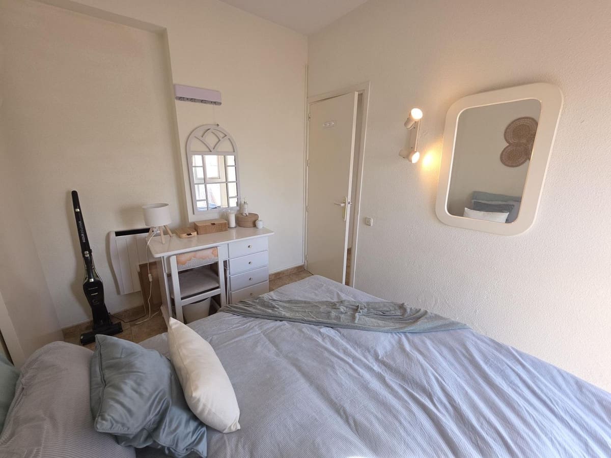 Apartamento de 2 habitaciones en Fuengirola en venta - 299.000 € (Ref: 9971966)